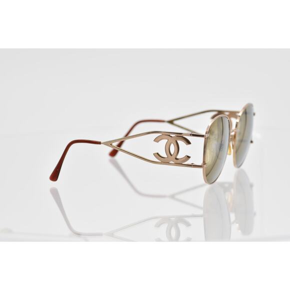 Chanel 05258 45002 Vintage Sunglasses - LENSES FAIR/FRAMES GOOD - READ - Picture 15 of 16